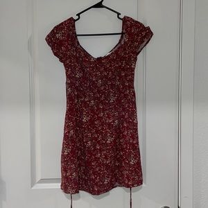 Summer dress, short sleeve, knee length.